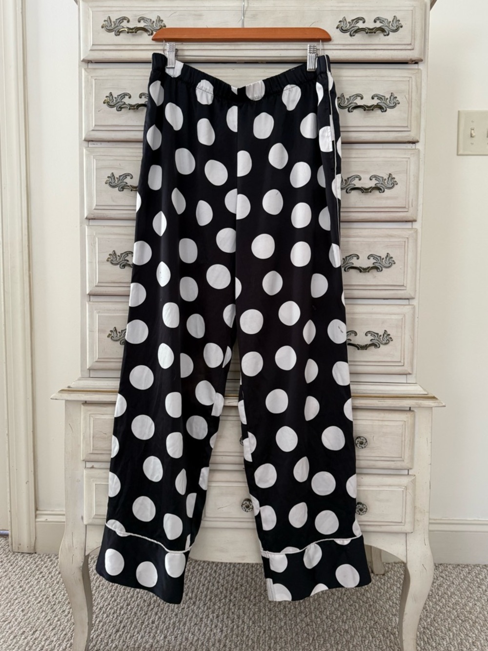 Victoria’s Secret Black Polka Dot Satin Pajama Set - Picture 6 of 10